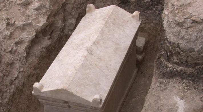<Zeytinburnu’nda arkeolojik çalışmalarda ’sandık’ tipi mezar bulundu.....